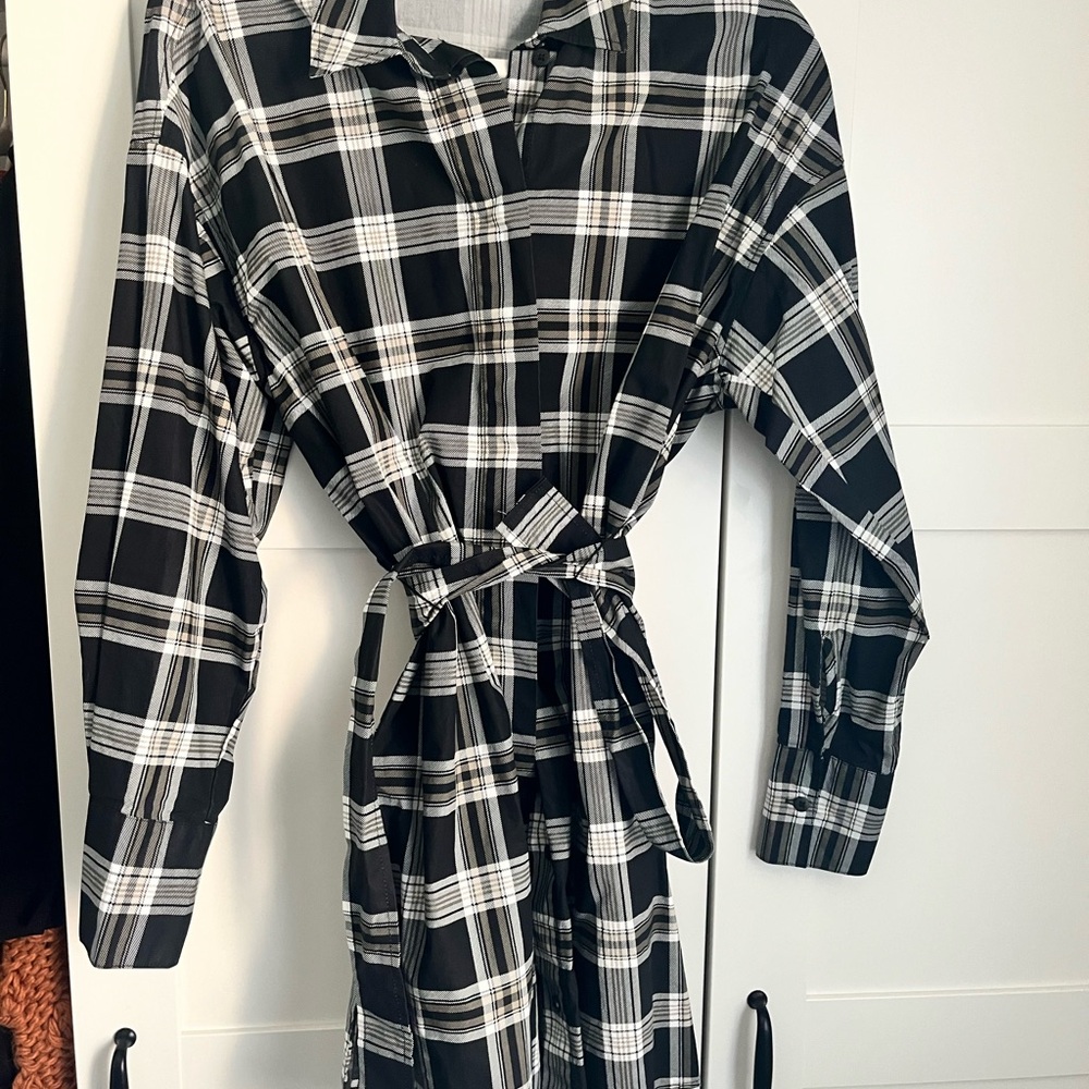 Blue and White Mini Shirt Dress with Long Cuffed Sleeves and Notched Collar
